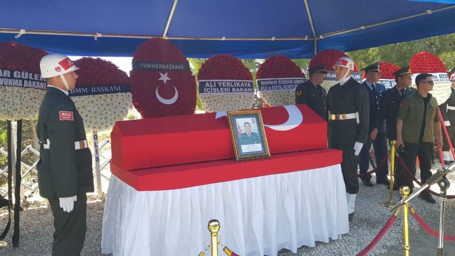 Şehit Uzman Çavuş Alpay Aras Son Yolculuğuna Uğurlandı