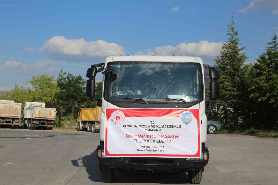 Bakan Özhaseki’den Develi’ye Araç Desteği