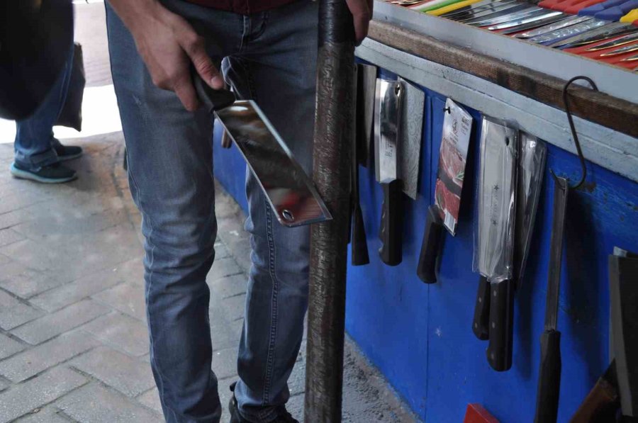 Bıçakçılar Da Sıra Numarası Vermeye Başladı