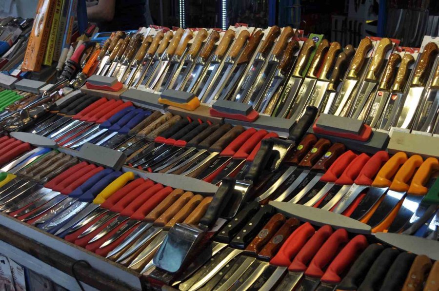 Bıçakçılar Da Sıra Numarası Vermeye Başladı