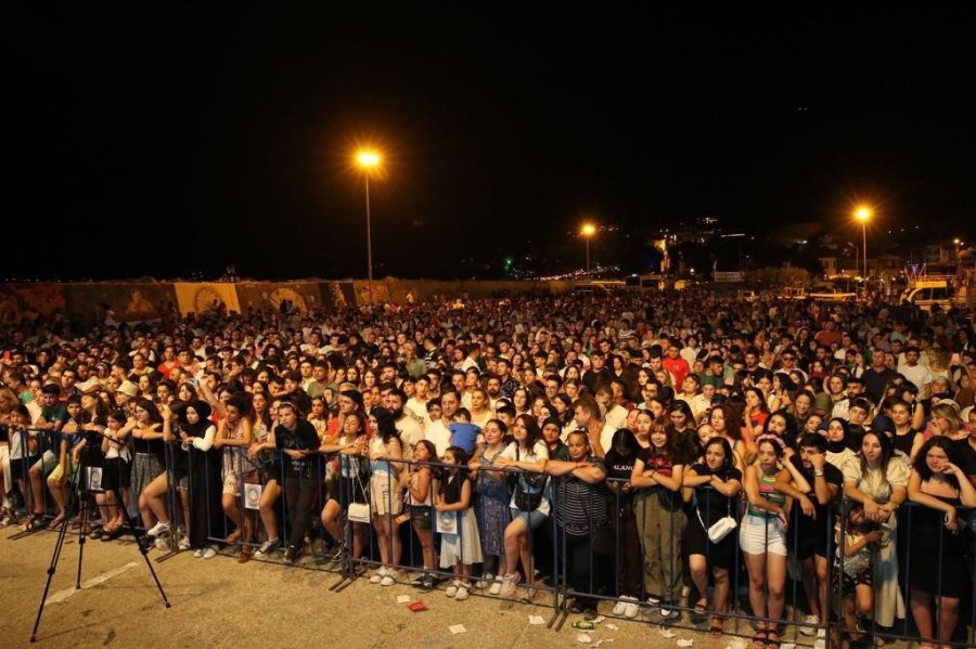 Kaş’ta Demet Akalın Rüzgarı