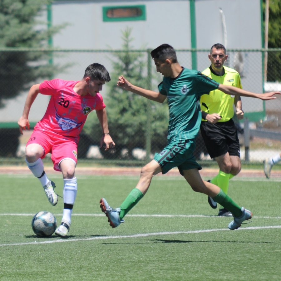 U17 Türkiye Şampiyonası: Kocasinan Şimşekspor: 1 - Karatay Belediyespor: 0