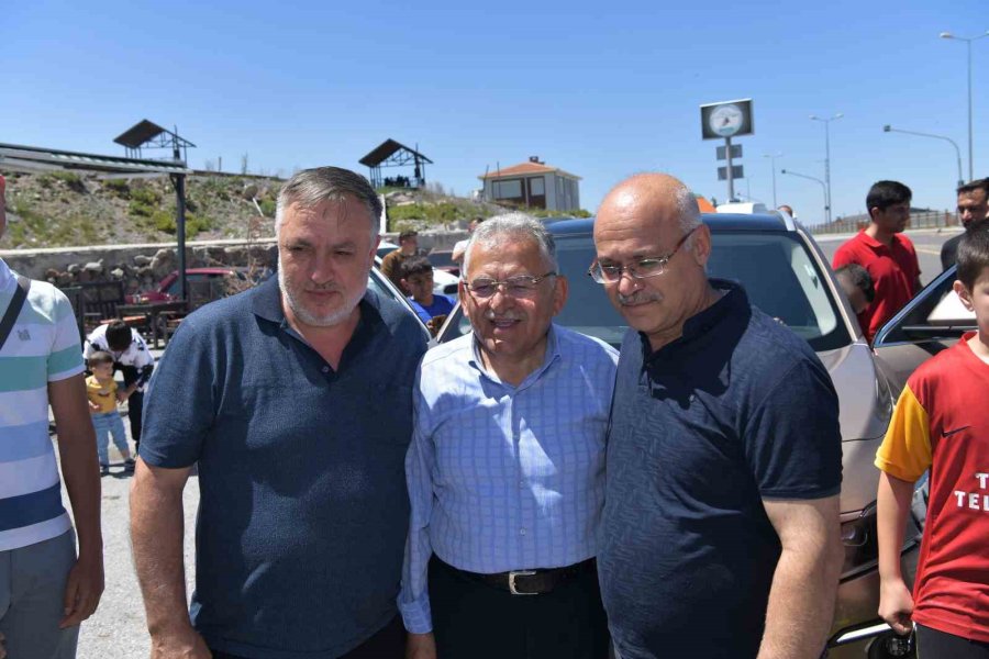 Başkan Büyükkılıç’tan Erciyes Esnafına Ziyaret