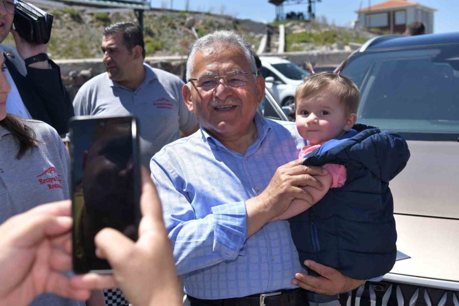 Başkan Büyükkılıç’tan Erciyes Esnafına Ziyaret