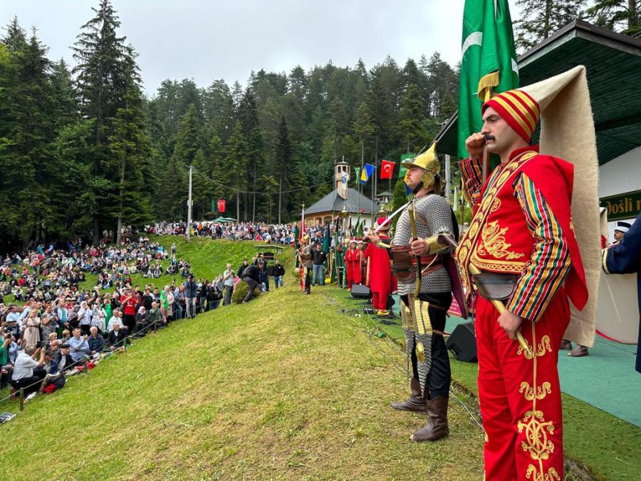 Başkan Pekyatırmacı Bosna Hersek’te Ayvaz Dede Şenlikleri’ne Katıldı