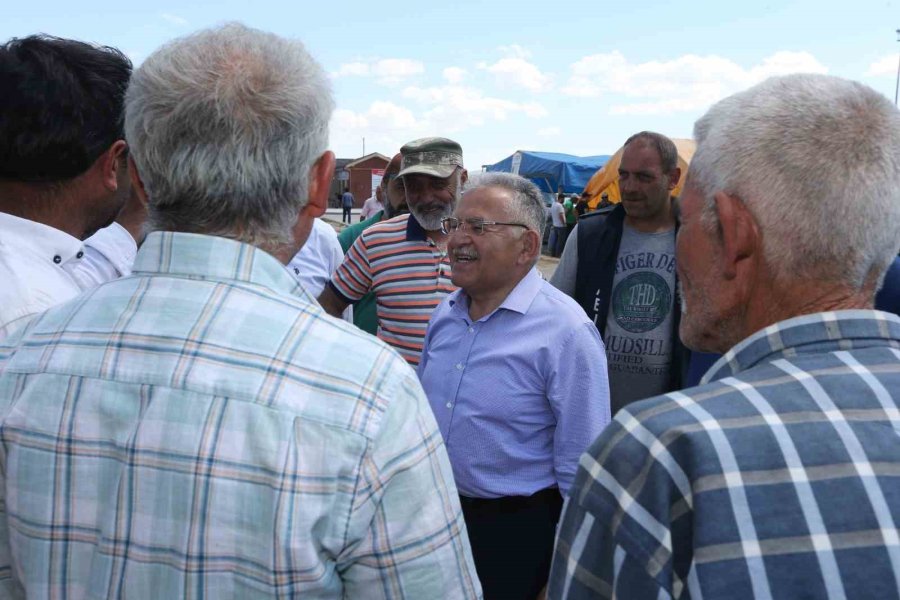 Başkan Büyükkılıç, Kurban Pazarında Sıkı Pazarlığa Katıldı
