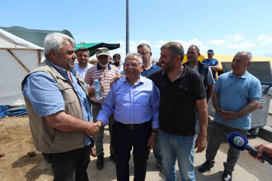 Başkan Büyükkılıç, Kurban Pazarında Sıkı Pazarlığa Katıldı