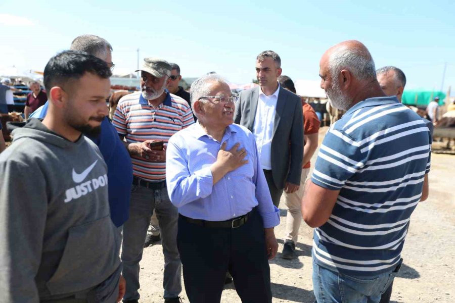 Başkan Büyükkılıç, Kurban Pazarında Sıkı Pazarlığa Katıldı