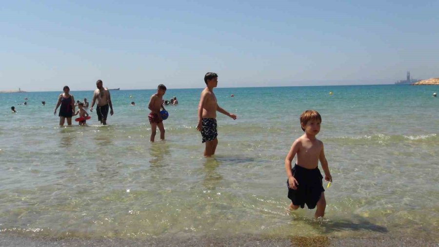 Mersin Sahillerinde Bayram Arifesinde Doluluk Oranı Yüzdü 100 Oldu