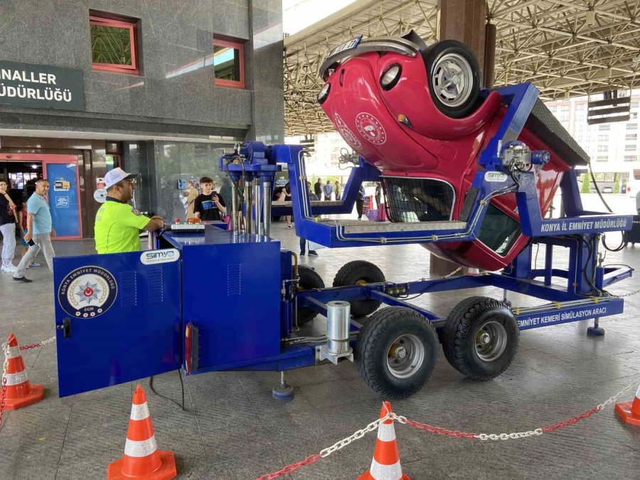 Trafik Ekiplerinden Yolculara Hayat Kurtaran Uyarı