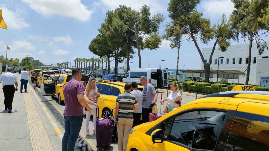 Antalya’nın Tatilcileri Havayolunu Tercih Etti