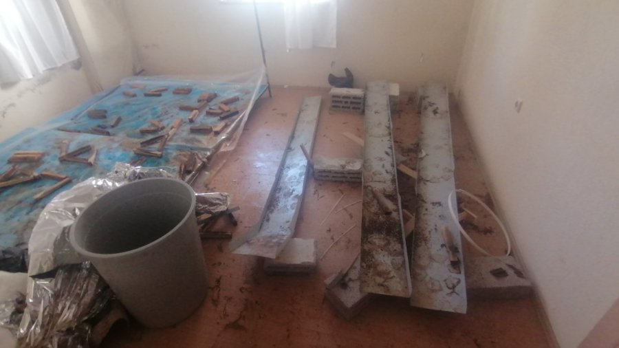 Karşılıklı İki Daireyi Aynı Anda Kiraladı, Birinde Oturdu Diğerinde Laboratuvar Kurup Uyuşturucu Yetiştirdi