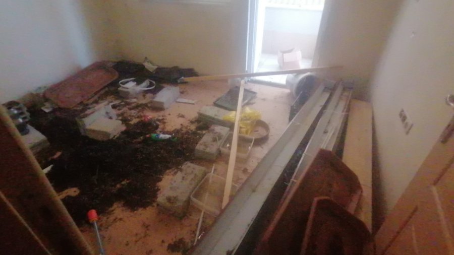 Karşılıklı İki Daireyi Aynı Anda Kiraladı, Birinde Oturdu Diğerinde Laboratuvar Kurup Uyuşturucu Yetiştirdi