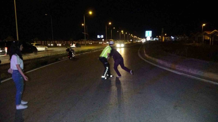 İki Aracın Hurdaya Döndüğü Kazada Alkollü Çıkan Diş Hekimine Meydan Dayağı