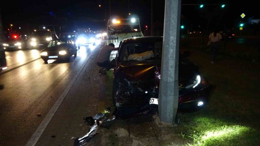 İki Aracın Hurdaya Döndüğü Kazada Alkollü Çıkan Diş Hekimine Meydan Dayağı