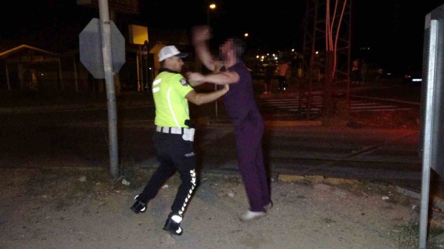 İki Aracın Hurdaya Döndüğü Kazada Alkollü Çıkan Diş Hekimine Meydan Dayağı