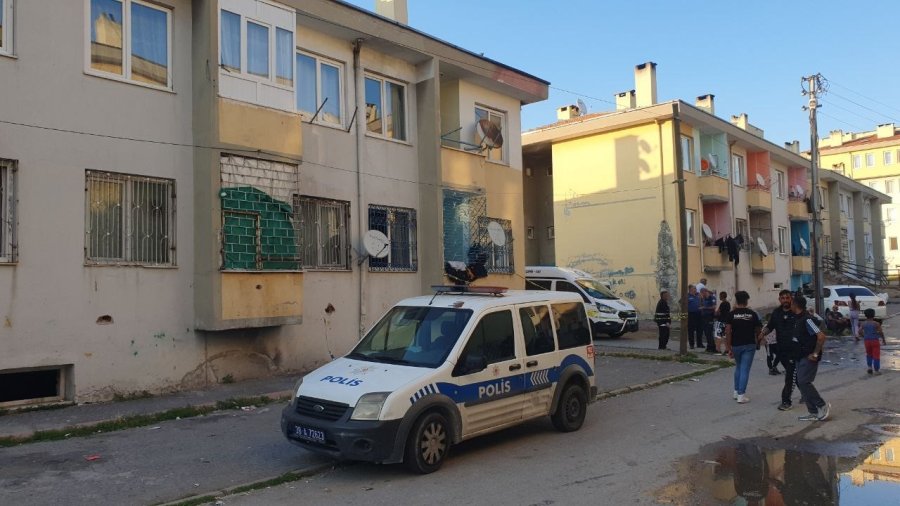 2’nci Kattan Düşen Adam Ağır Yaralandı