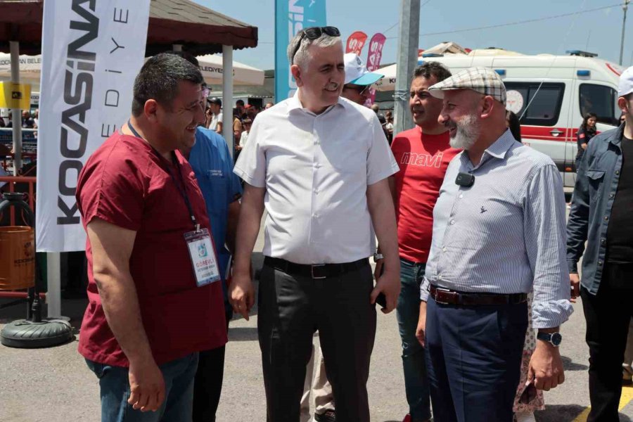 Çolakbayrakdar, Kurban Kesim Ve Satış Yerini Ziyaret Etti