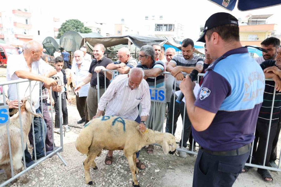 Başkan Gültak Vatandaşlarla Bayramlaştı