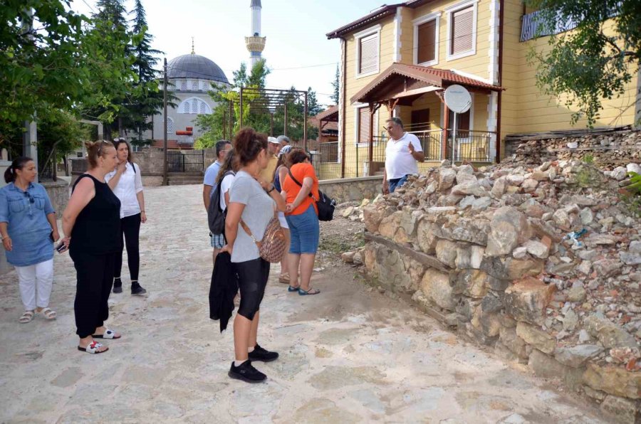 Antalya’nın Düğmeli Evlerinde Yılda 8 Bin Kişi Konaklıyor