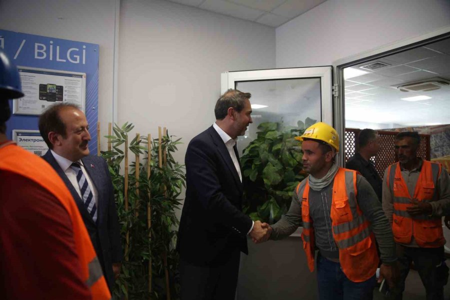 Bakan Bayraktar: "2’nci Ve 3’üncü Nükleer Santral Projelerimizi Hızlı Bir Şekilde Devreye Almak İstiyoruz"