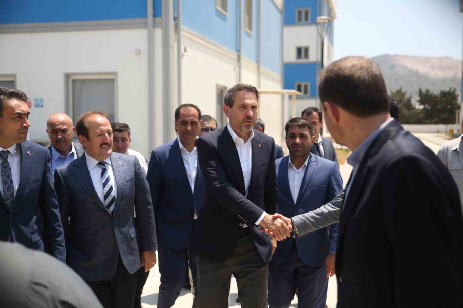 Bakan Bayraktar: "2’nci Ve 3’üncü Nükleer Santral Projelerimizi Hızlı Bir Şekilde Devreye Almak İstiyoruz"