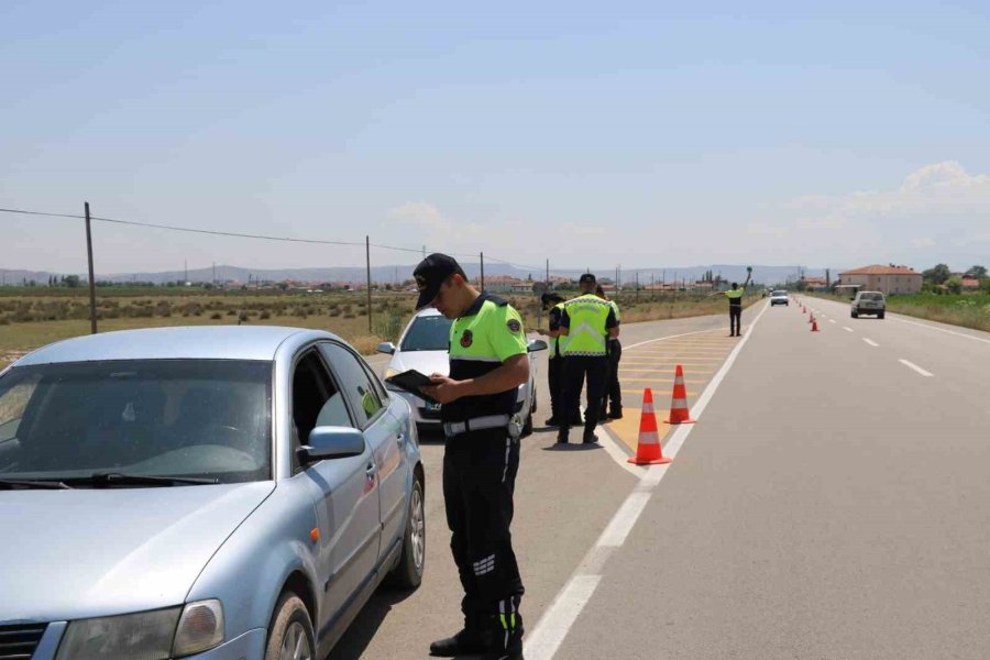 Jandarma Helikopterle Havadan Denetliyor