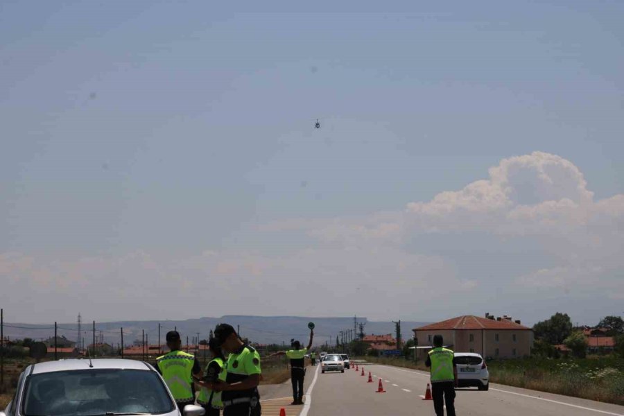 Jandarma Helikopterle Havadan Denetliyor