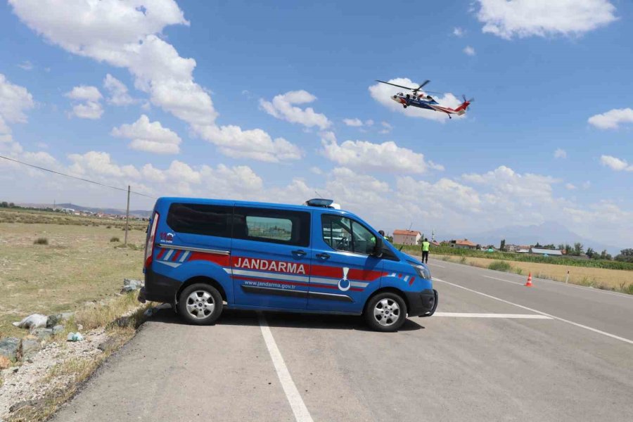 Jandarma Helikopterle Havadan Denetliyor