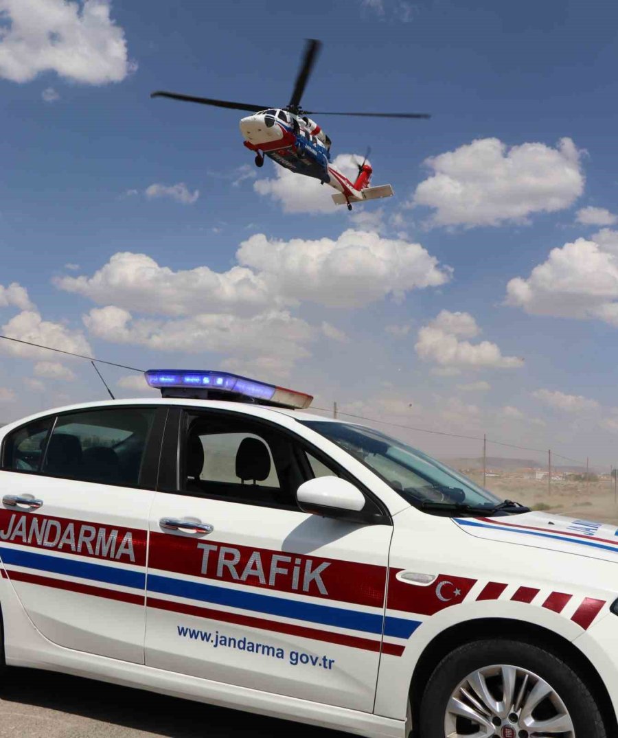 Jandarma Helikopterle Havadan Denetliyor