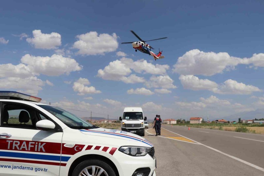 Jandarma Helikopterle Havadan Denetliyor