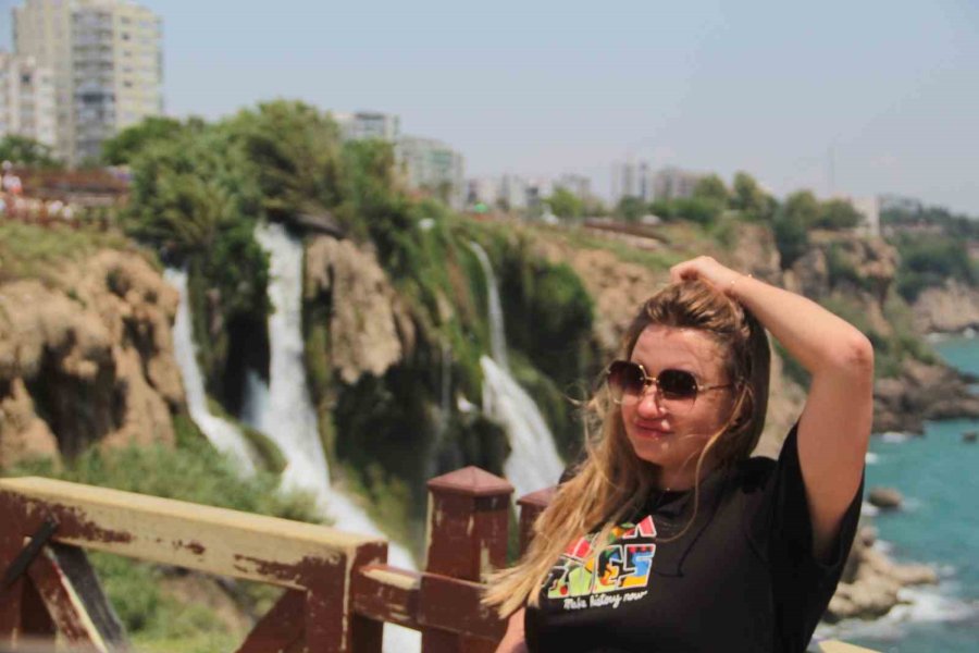 Antalya’nın Dünyaca Ünlü Şelalesine Ziyaretçi Akını