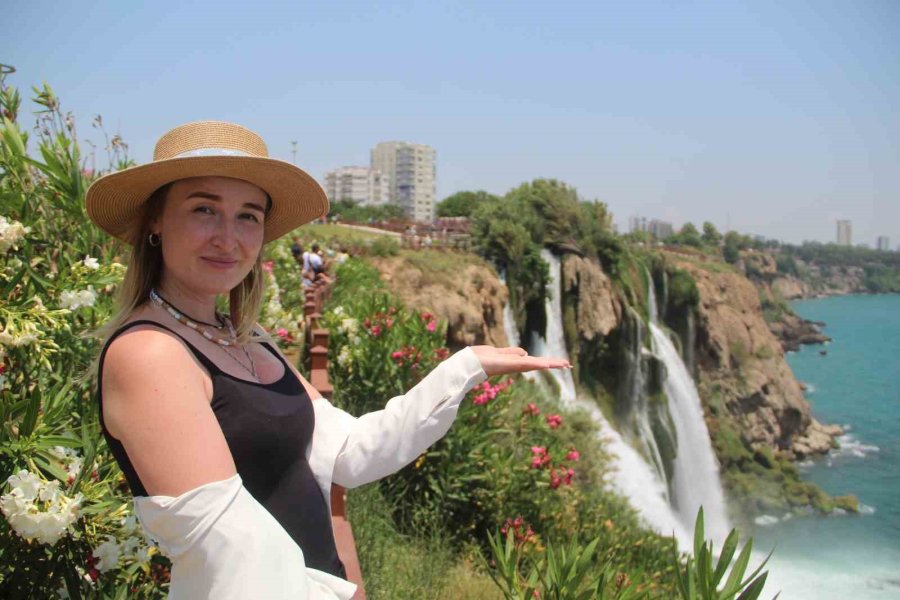 Antalya’nın Dünyaca Ünlü Şelalesine Ziyaretçi Akını