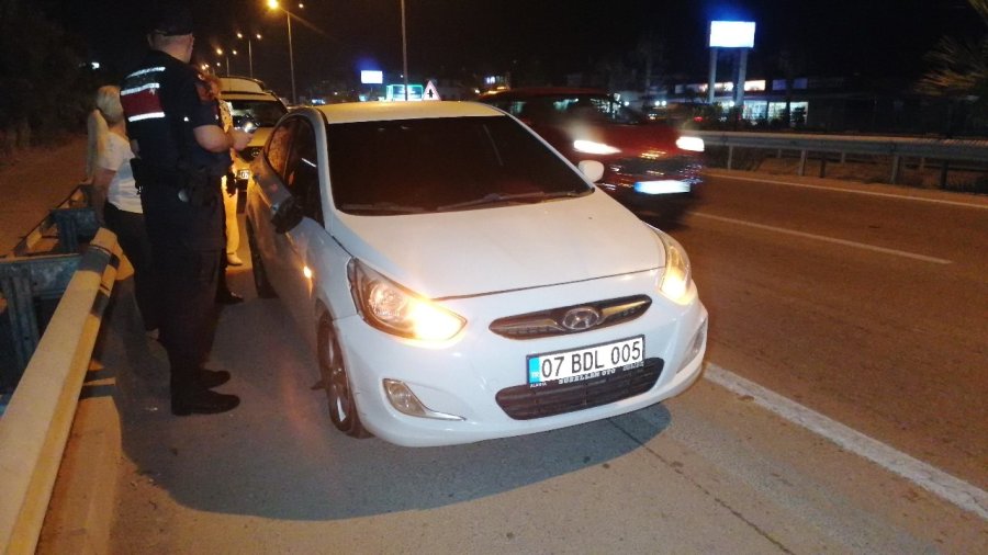 Otomobilin Aynasına Çarpıp Devrilen Motosiklete Arkadan Gelen Araç Çarptı:1’i Ağır 2 Yaralı