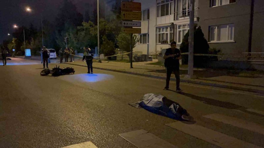 Motosiklet Kazasında 18 Yaşındaki Genç Kız Hayatını Kaybetti