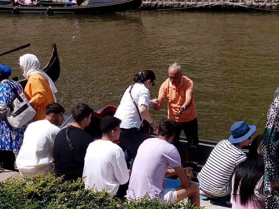 Bayram Tatilini Fırsat Bilen Turistler Eskişehir’e Akın Etti