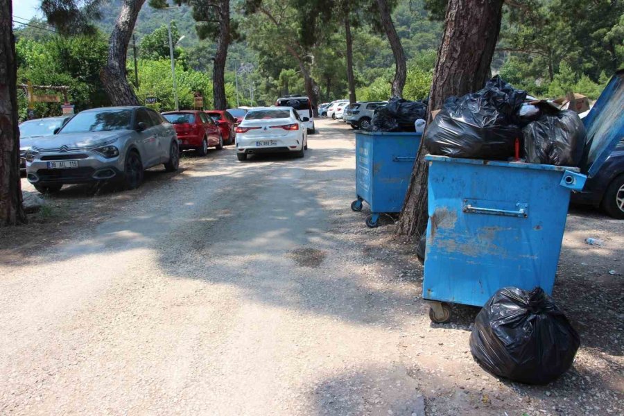 Olympos Ve Adrasan’da Bayram Tatilinde Günlük 6 Kamyon Çöp Toplanıyor