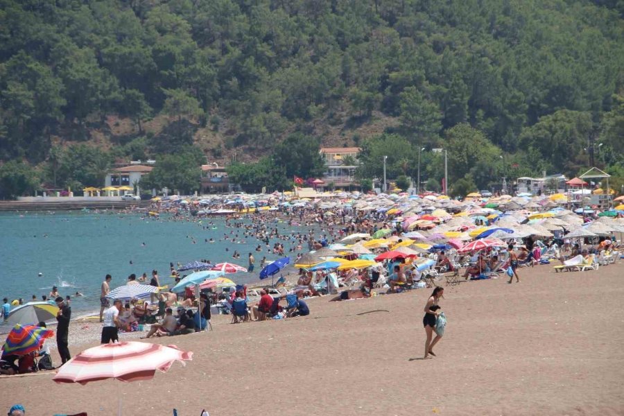 Olympos Ve Adrasan’da Bayram Tatilinde Günlük 6 Kamyon Çöp Toplanıyor