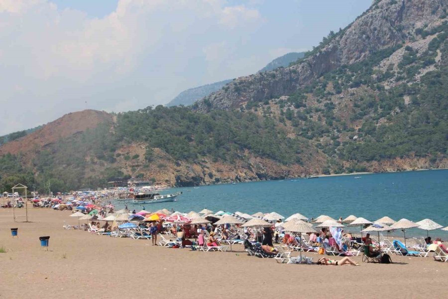 Olympos Ve Adrasan’da Bayram Tatilinde Günlük 6 Kamyon Çöp Toplanıyor