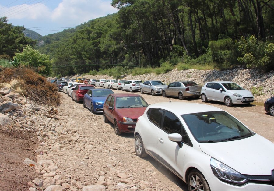 Olympos Ve Adrasan’da Bayram Tatilinde Günlük 6 Kamyon Çöp Toplanıyor