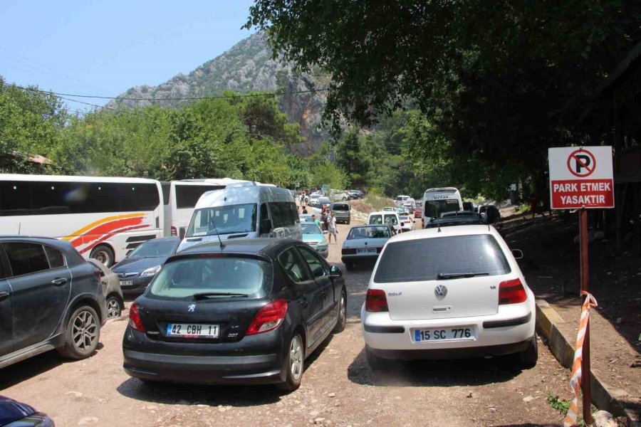 Olympos Ve Adrasan’da Bayram Tatilinde Günlük 6 Kamyon Çöp Toplanıyor