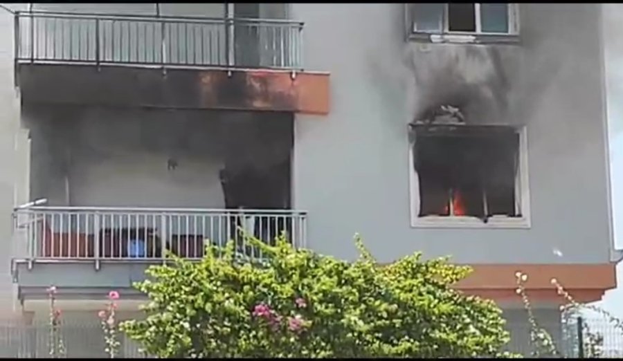 Klimadan Çıkan Yangında, Kayınvalidesiyle Kendini Son Anda Dışarı Attı