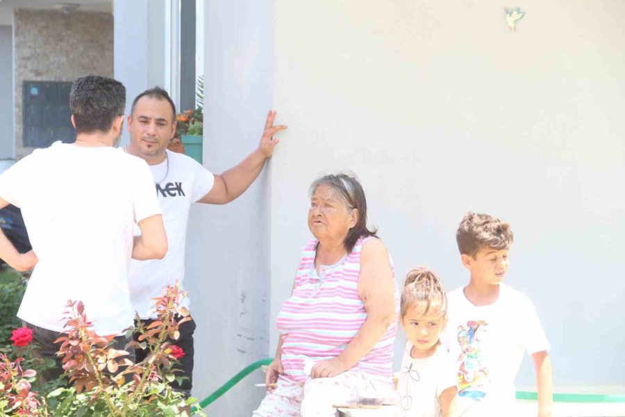 Klimadan Çıkan Yangında, Kayınvalidesiyle Kendini Son Anda Dışarı Attı