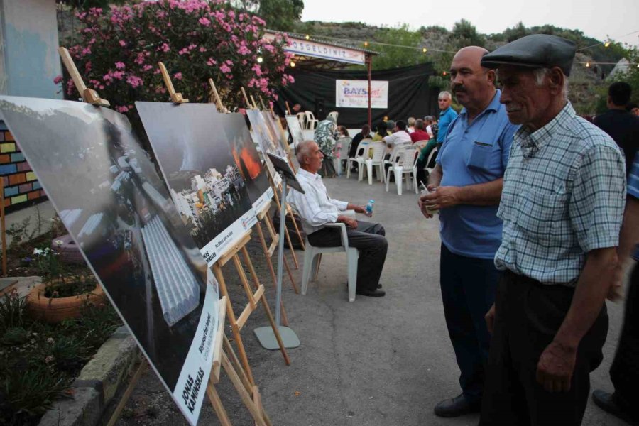 Eşeğe Saman Balyası Yüklemek İçin Kıyasıya Yarıştılar