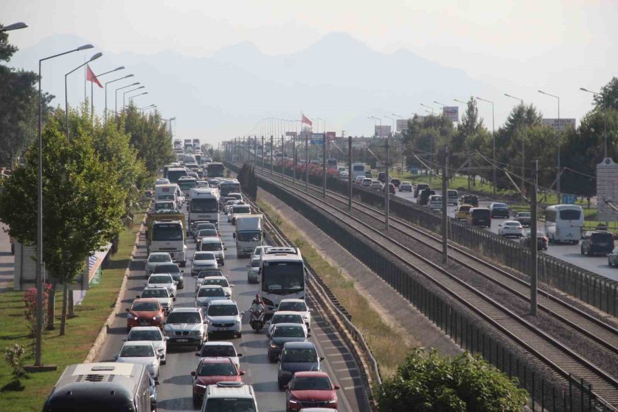 Turizm Kenti Antalya’da Dönüş Trafiği