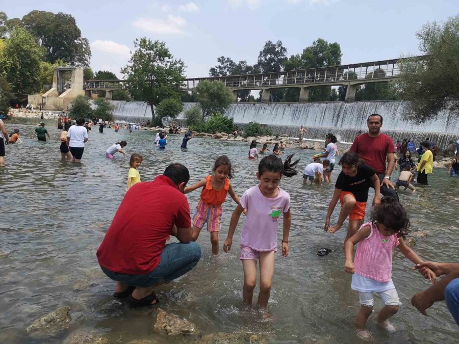 Mersin’de Aşırı Sıcaklardan Bunalan Vatandaşlar Baraja Akın Etti
