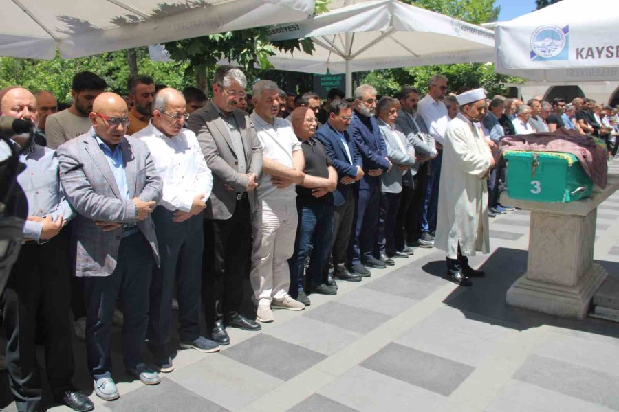 Ak Parti İl Başkan Yardımcısı Arıkan Son Yolculuğuna Uğurlandı