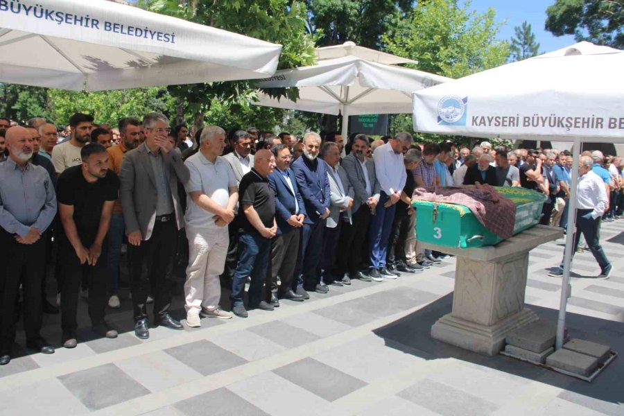 Ak Parti İl Başkan Yardımcısı Arıkan Son Yolculuğuna Uğurlandı