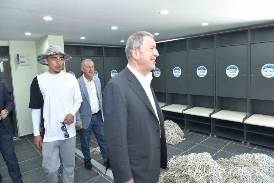 Akar İle Büyükkılıç, Erciyes Yüksek İrtifa Kamp Merkezi’nde İncelemelerde Bulundu