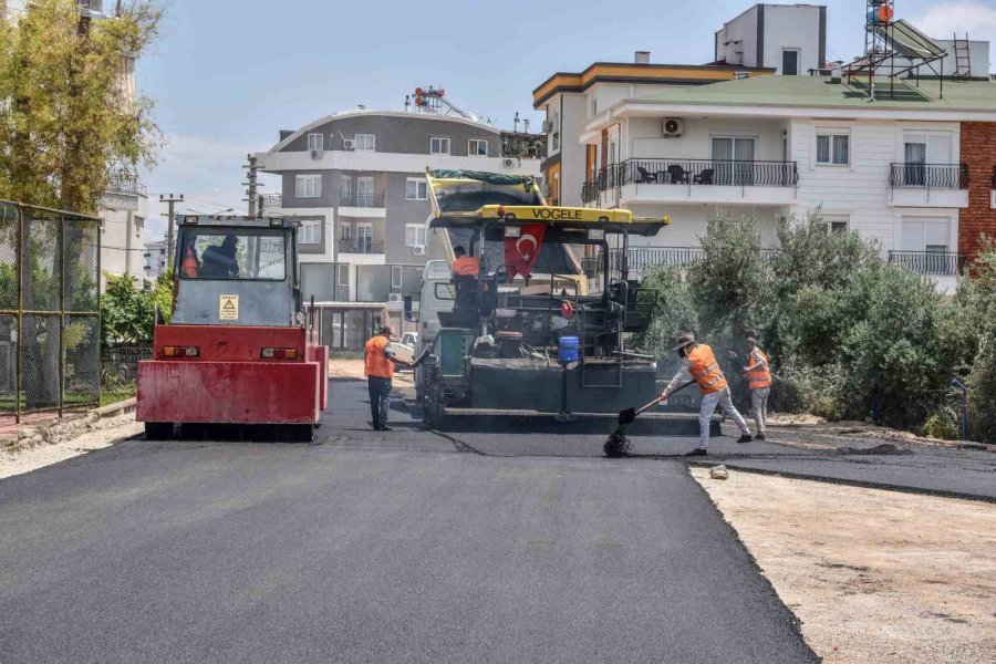 Kepez Belediyesi Asfaltı Bozulan Yolları Yeniledi